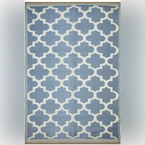 Beverly outdoor rug
Size 3'11" x 5'11" Polypropylene Weave Type Machine Made